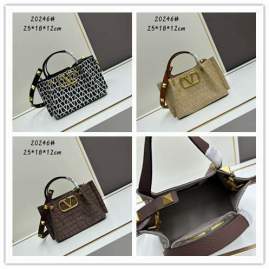 Picture of Valentino Handbags _SKUfw163580940fw